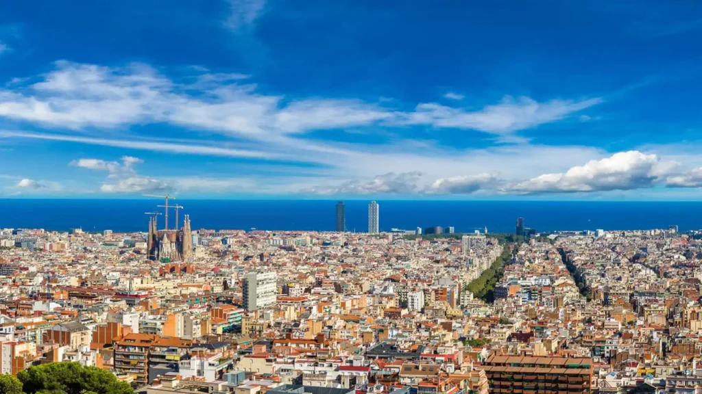 Vista panorámica de Barcelona y sus principales lugares de interés