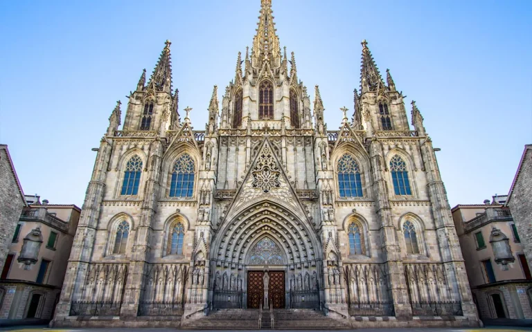 Fachada de la Catedral de Barcelona en el Barri Gòtic