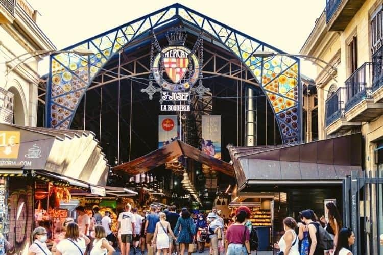 Entrada del Mercat de la Boqueria desde La Rambla de Barcelona