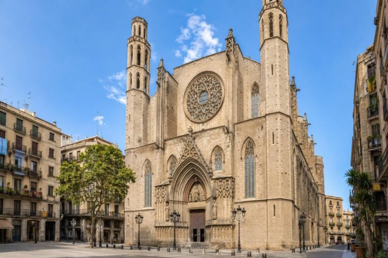 Basílica de Santa Maria del Mar en el barrio del Born de Barcelona